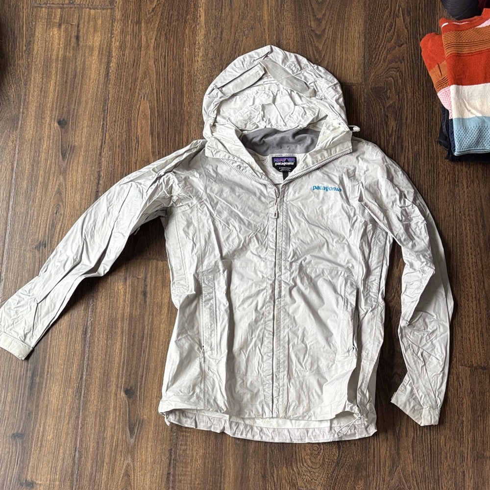 Patagonia Light Gray Hooded Windbreaker Jacket